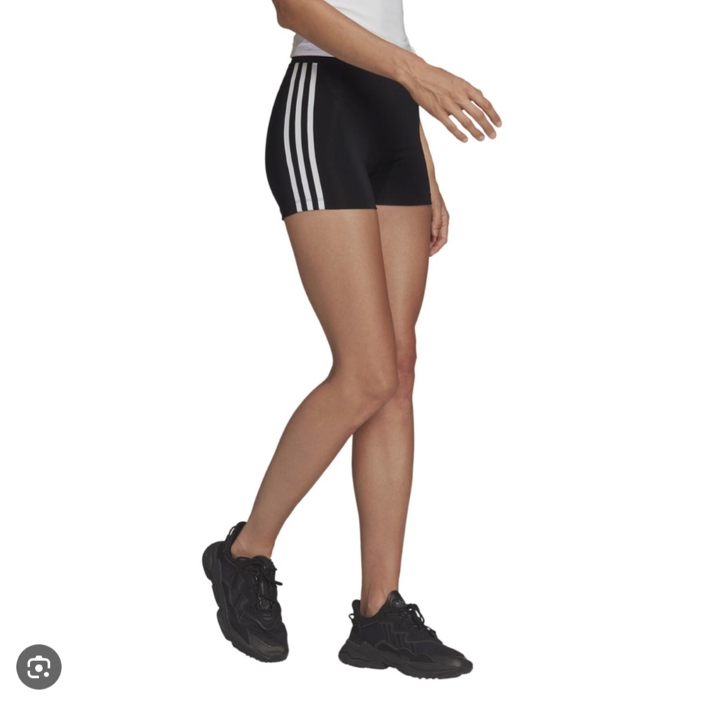 Adidas Adicolor Classics Traceable Shorts Small - image 2